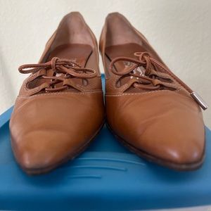 Salvatore Ferragamo tan pumps